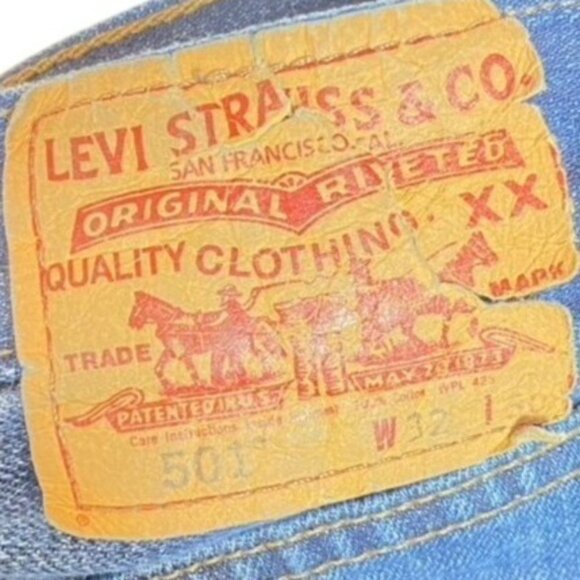 Vintage Levis 501 Mens Blue Denim Button-Fly Straight Leg Jeans WPL 523 - Picture 7 of 7